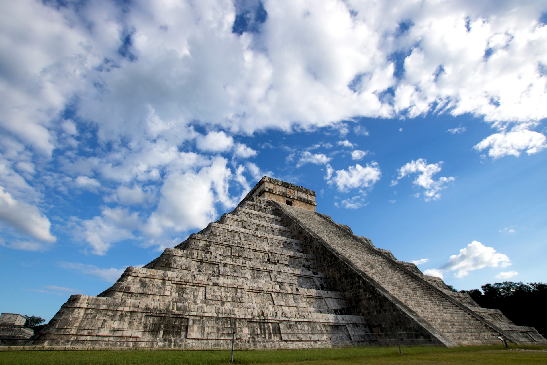 Pirámide de Chichén Itzá durante un tour desde Cancún