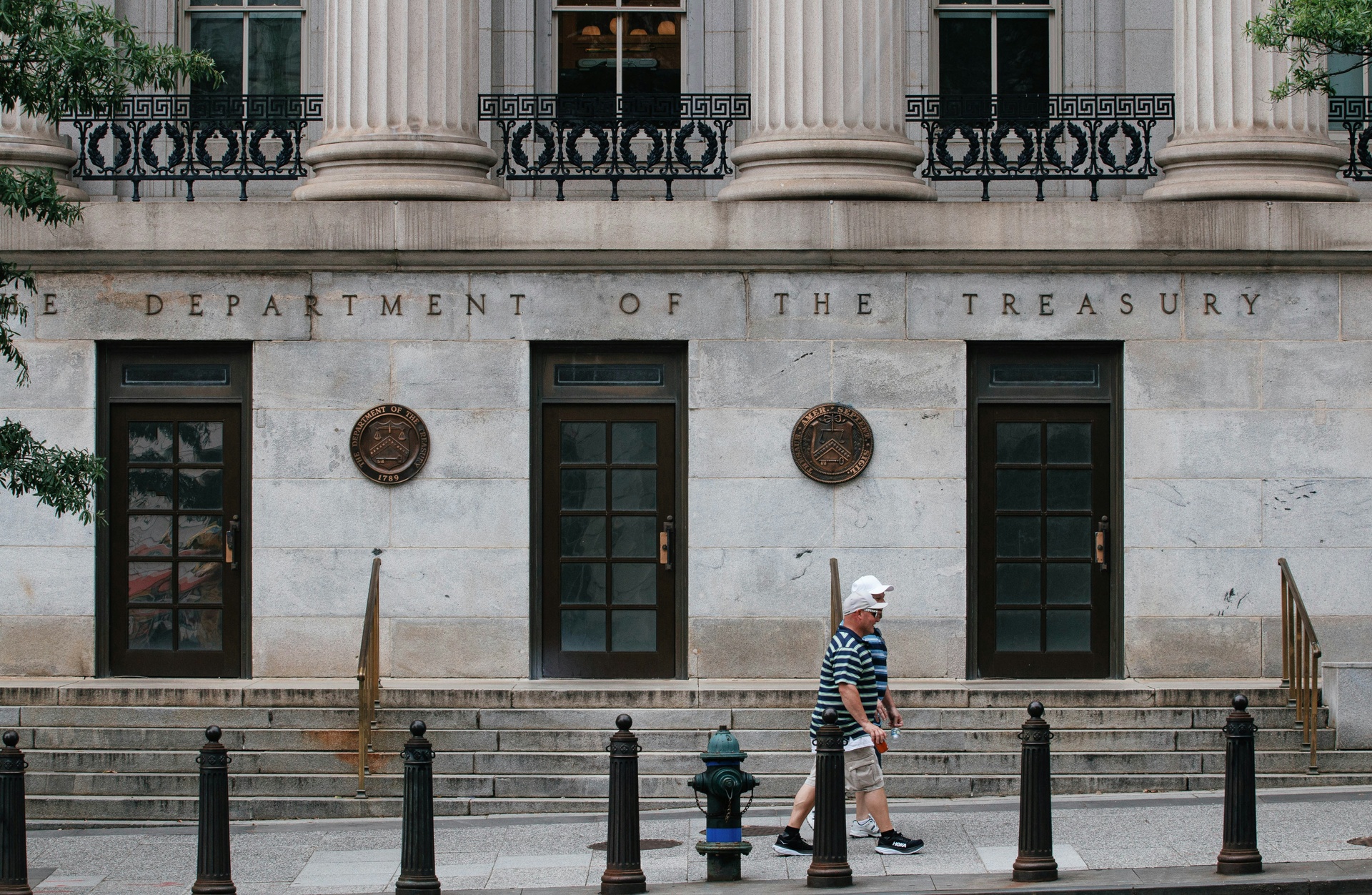 Fachada de la embajada de Estados Unidos