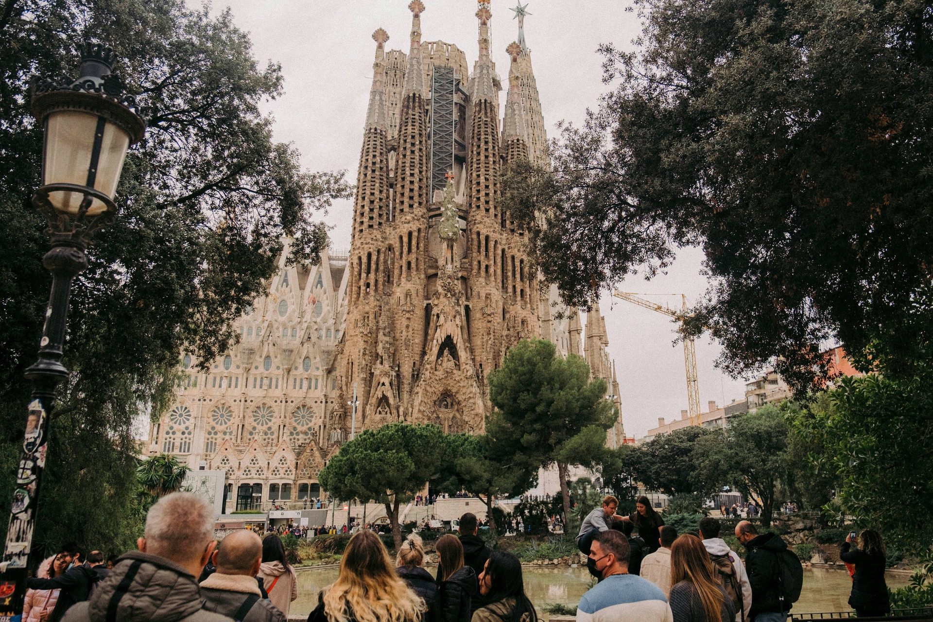 Fachada exterior de la Sagrada Familia en Barcelona