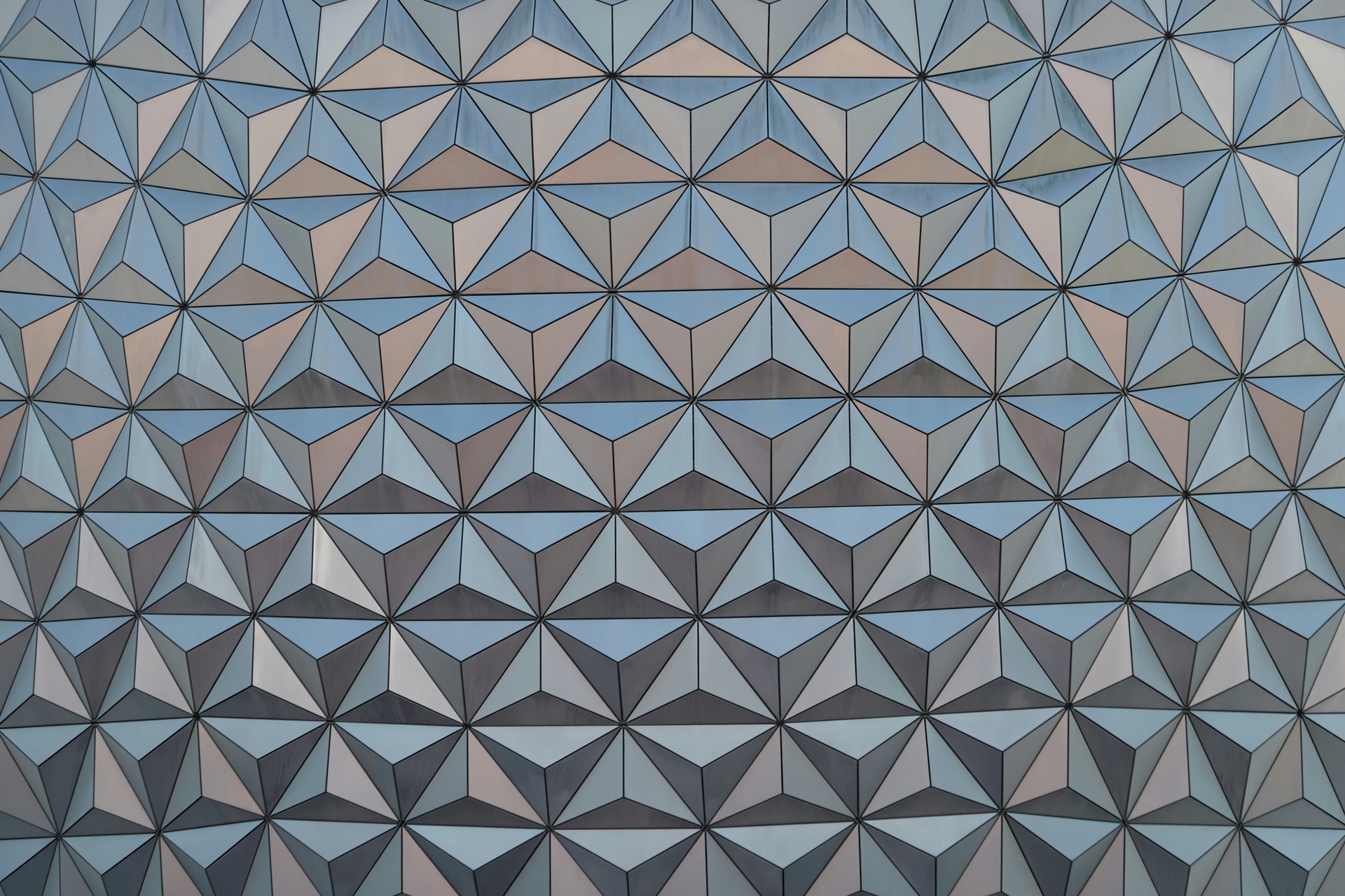 Esfera de Spaceship Earth en el parque EPCOT de Disney