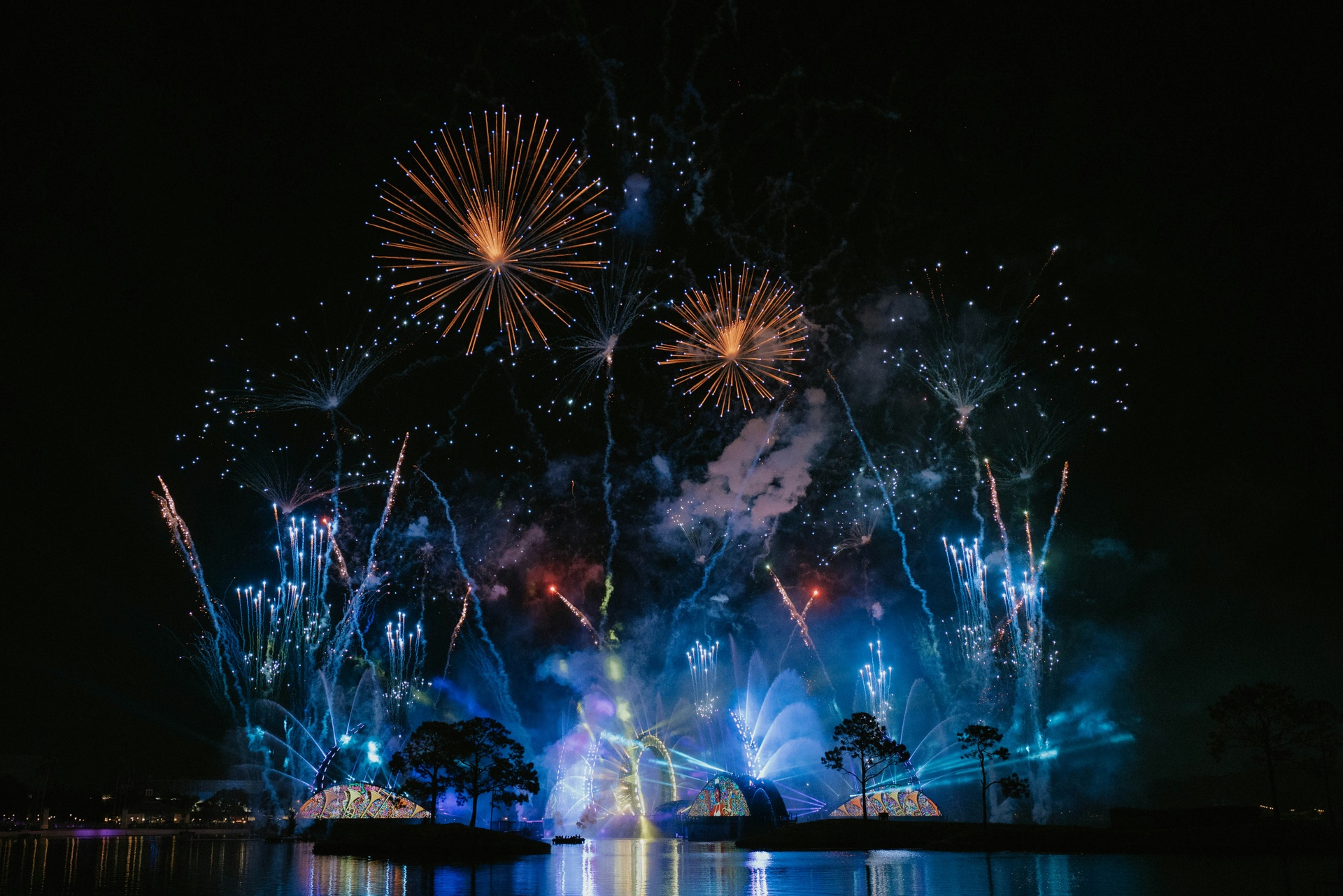 Fuegos artificiales de Año Nuevo sobre Orlando
