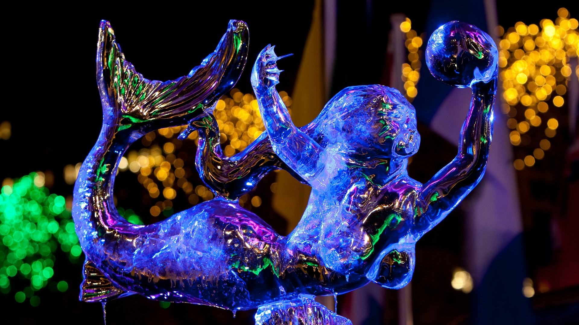 Esculturas de hielo iluminadas en una exhibición navideña texana